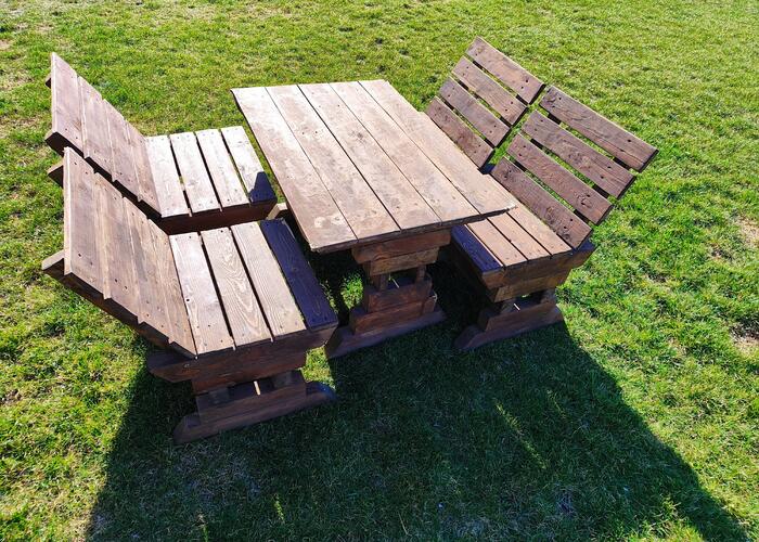 Grajewo ogłoszenia: Stół ogrodowy drewniany + cztery krzesła drewniane.
Cena 400zł